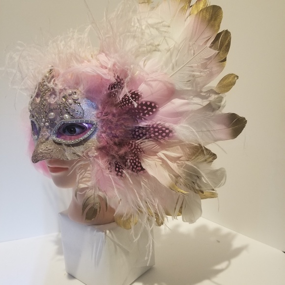 913 Mardi Gras mask - Picture 2 of 2
